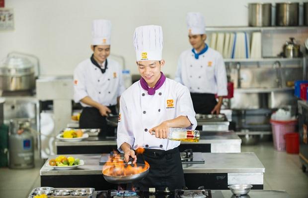 Kết quả hình ảnh cho Đầu bếp – một nghề hứa hẹn