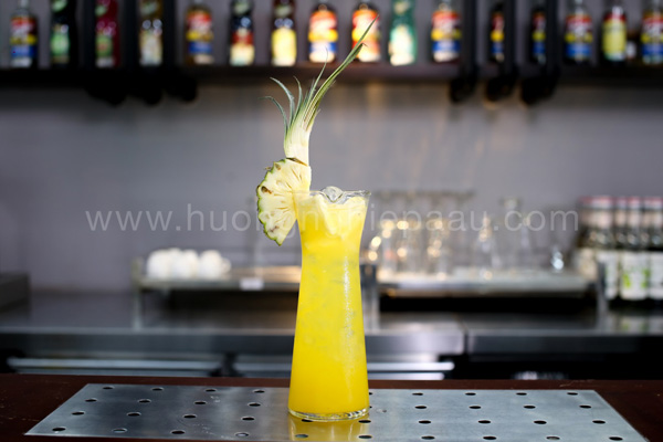 mocktail cool fruit pienapple