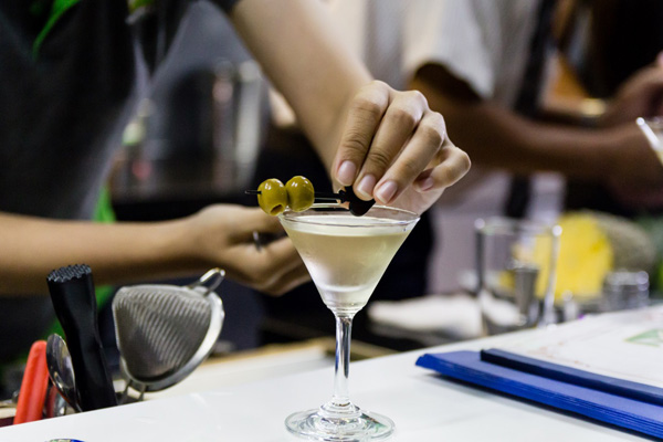 oliu trang trí martini cocktail