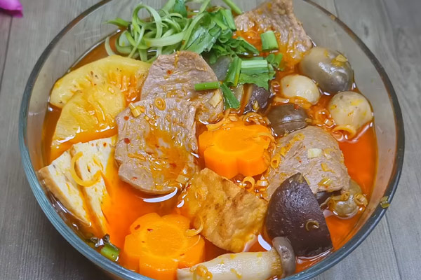 Bún bò chay đẹp mắt, ngon miệng