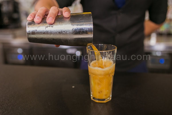 lắc trà vải bằng shaker