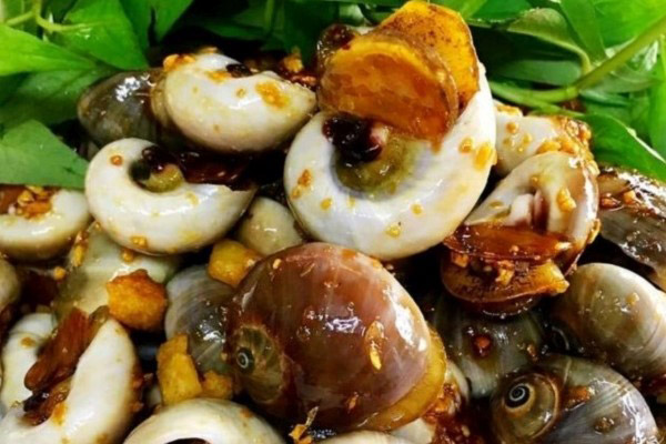 Món ốc mỡ bơ tỏi thơm lừng