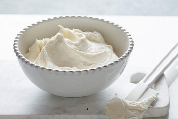 Cách làm kem bơ từ lòng trắng trứng siêu đơn giản tại nhà