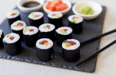 Hướng dẫn cách làm 3 kiểu sushi cá hồi phổ biến hiện nay
