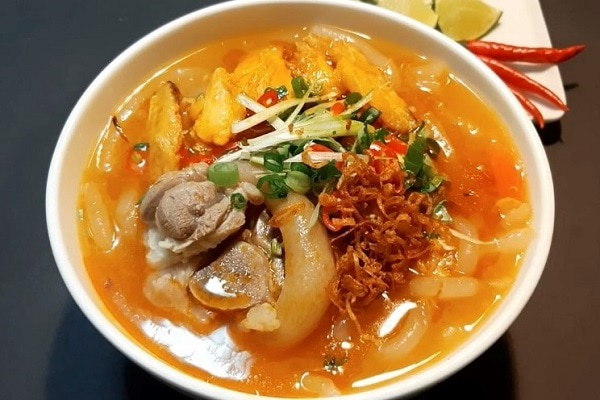 cách thực hiện bánh canh cua giò heo