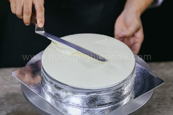 làm bánh tiramisu không cần lò nướng