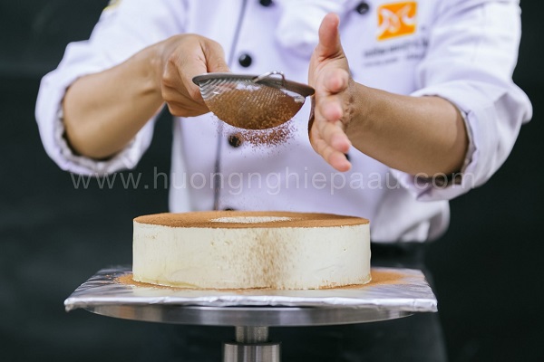 làm bánh tiramisu