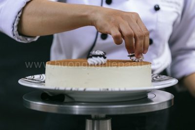 Cách làm bánh mousse chocolate thơm lừng, béo ngậy