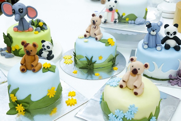 Bài 7: Kỹ thuật vẽ  Royal Icing - Trang trí hoàn chỉnh