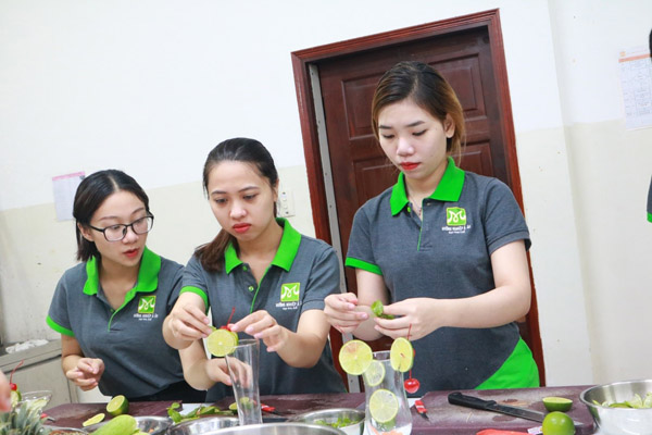 tạo hình các vật trang trí