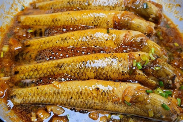 Cá bống kho nghệ