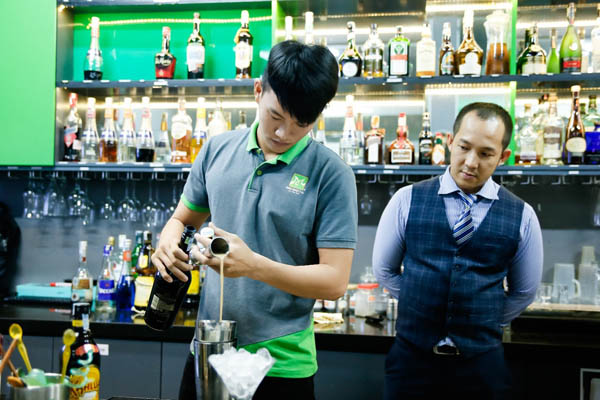 quản lý bar chuyên nghiệp