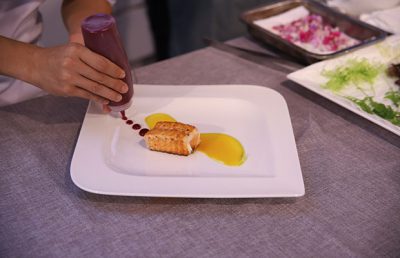 Trải nghiệm nghệ thuật trang trí món ăn tại  Food Art - Plating Sauces