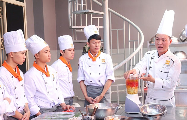 Các Kỹ Thuật Nấu Ăn Và Các Loại Xốt Trong Món Việt