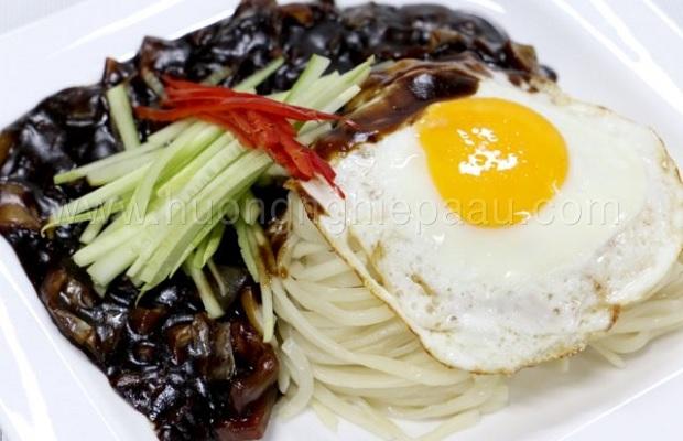 Mì đen món ăn ngon Hàn Quốc