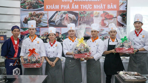 Ba đội chiến thắng nhận quà