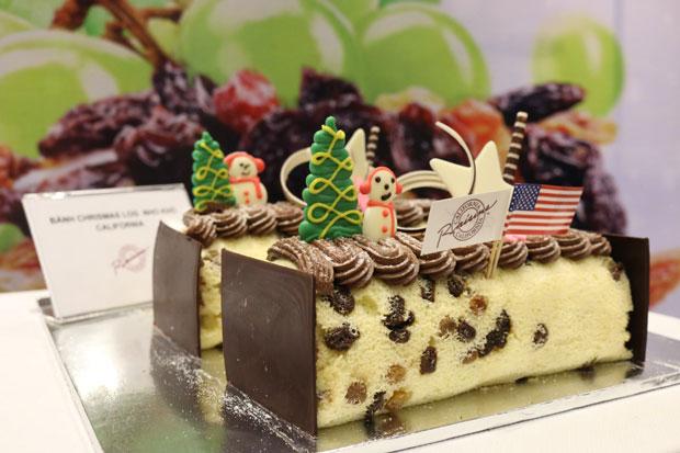 bánh christmas log cake