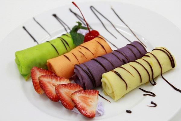 bánh crepes ngon nhiều màu sắc