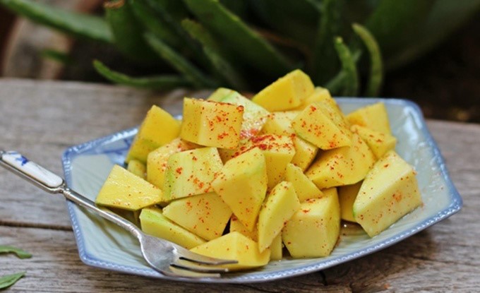 5 Cách làm xoài lắc ngon nhất Sài Gòn đơn giản dễ làm 04