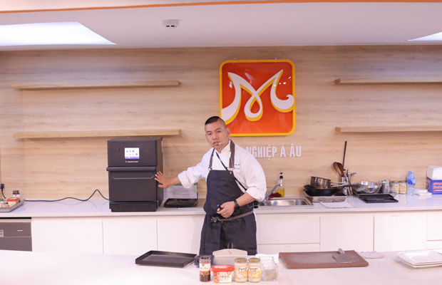 Chef Jimmy giới thiệu về sản phẩm