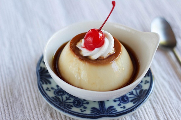 chiếc bánh flan béo mịn