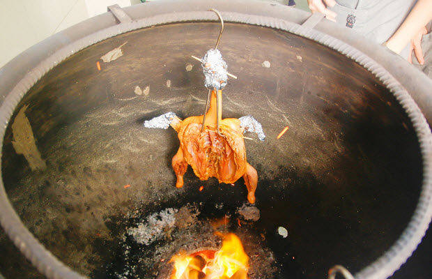 Công đoạn nướng thịt gà