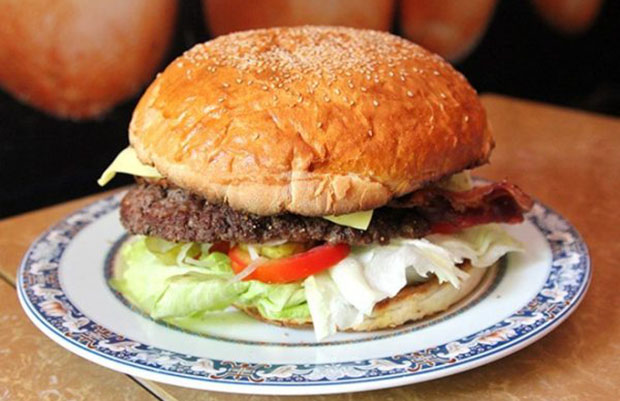 Hamburger bò phô mai- Bạn đã biết cách làm chưa?