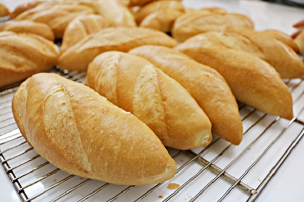 Kinh doanh bánh mì 1 vốn , 4 lời