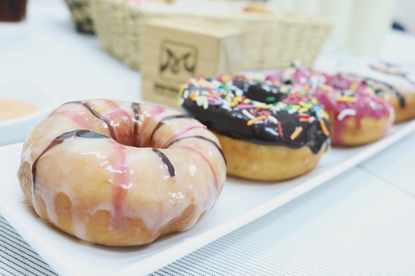 học làm bánh Doughnut