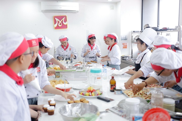 học nghề bếp bánh tại HNAAu