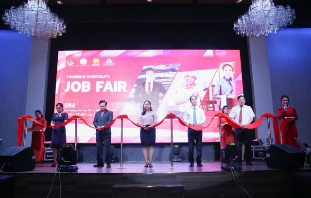 khai mac ngay hoi tuyen dung tourism hospitality job fair 2018