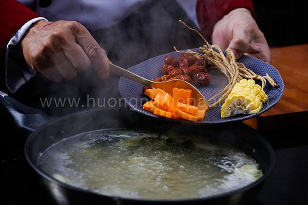 nấu lẩu gà nấu nấm