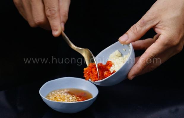 Pha nước chấm ngon - Tinh hoa món Việt