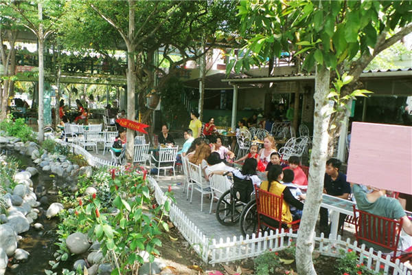 quán cafe kết hợp đồ ăn