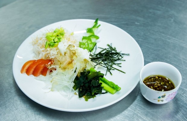 Yasai Salad với nước xốt