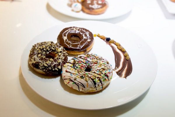 banh doughnut tai hoi thi dau bep