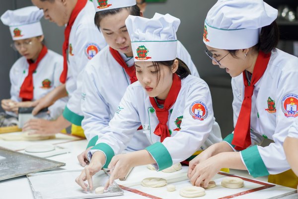 thuc hanh chien banh doughnut