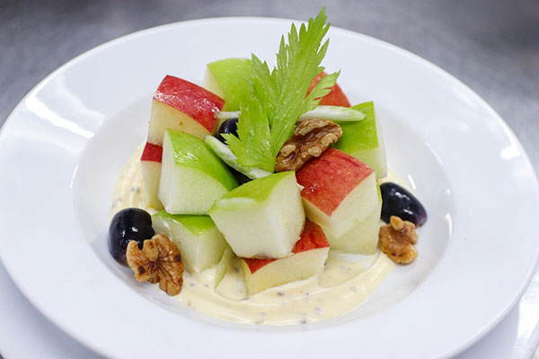 Xốt Waldorf Dressing sẽ ăn cùng Waldorf Salad 