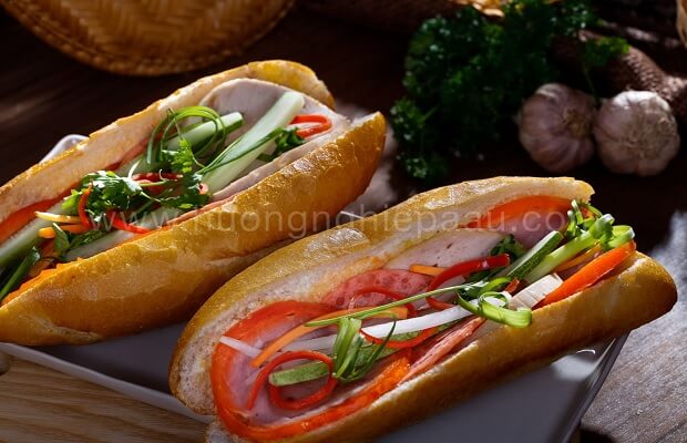 Bánh mì Việt 