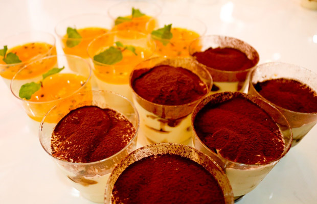 Bánh Panna Cotta và Tiramisu