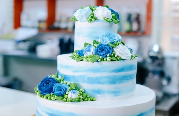 bánh cưới màu xanh tinh tế