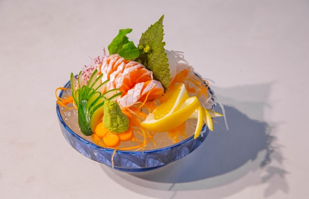 Sashimi do học viên thực hiện