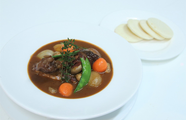 coq au vin do học viên thực hiện