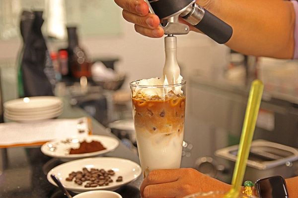 thực hiện caramel macchiato