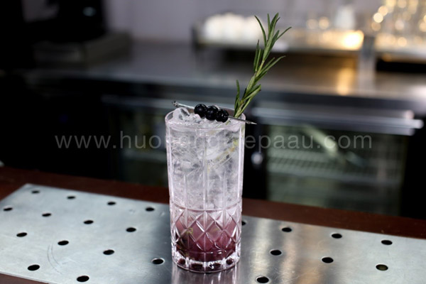 Mocktail Tropical Rosemary Blueberry