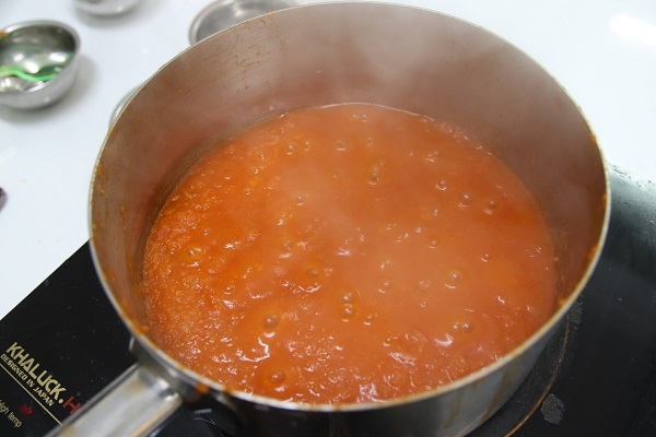làm xốt cà chua