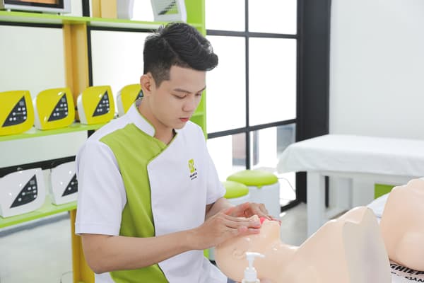 con trai có nên học nghề spa không