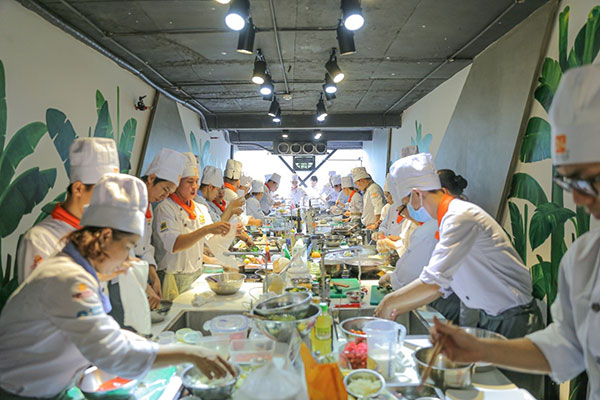 không khí bùng cháy tại phần thi cooking contest