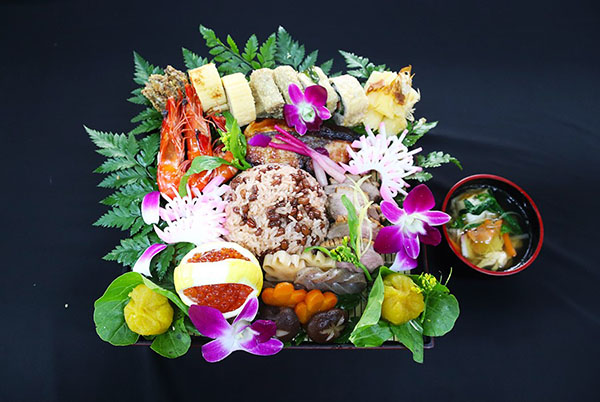osechi là sét menu món ăn ngày tết nổi tiếng của người nhật