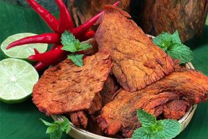 học viên được hướng dẫn cách để có thành phẩm thơm ngon